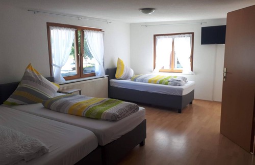 Weilen Unter Den Rinnen Casa | Gästehaus Pension Waldhorn