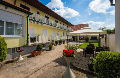Morbisch am See Casa | Gästehaus - Doris - Wenzl