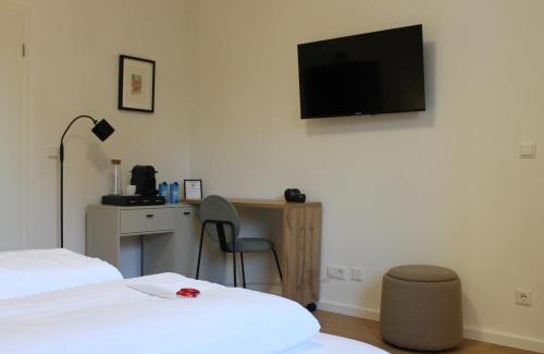 Kernstadt Casa | Gästehaus Friedrichstraße - ruhiges Zimmer mit Bad