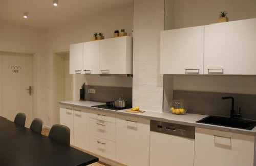 Kernstadt Casa | Gästehaus Friedrichstraße Ruhiges Zimmer mit Bad zum Innenhof