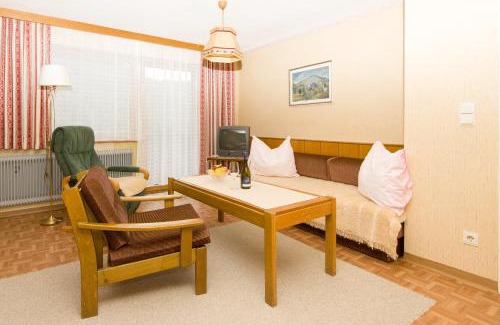 Scharnitz Apartamento | Gästehaus Helga