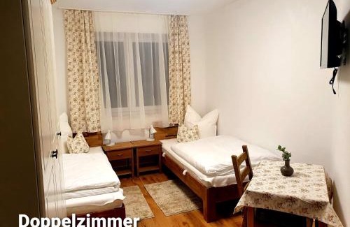 Traunreut Casa | Gästehaus Traunreut - Monteur und Gästezimmer -
