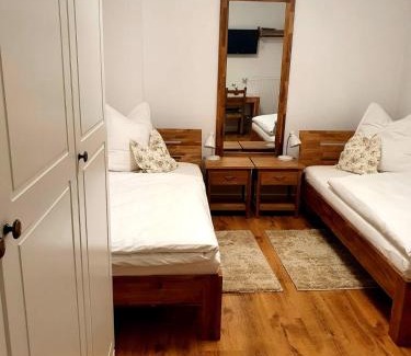 Traunreut Casa | Gästehaus Traunreut - Monteur und Gästezimmer -
