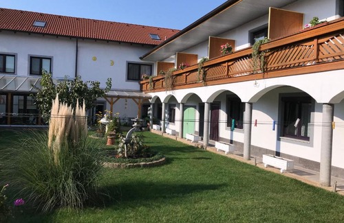 Podersdorf am See Casa | Gästehaus und Weinbau Zur Wiederkehr Strudler