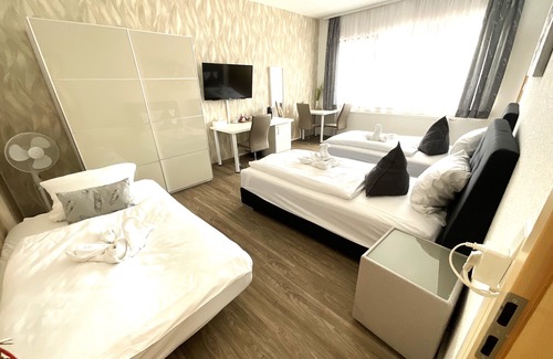 Estenfeld Casa | Gästehaus Würzburg 24h