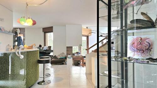 Aesch Casa | Gästezimmer in alternativer Kulturvilla