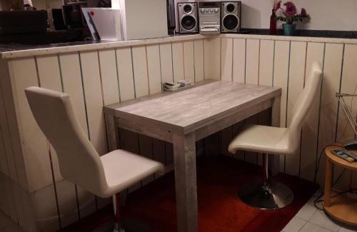 Weil am Rhein Apartamento | Gästezimmer Jülich mit Küche
