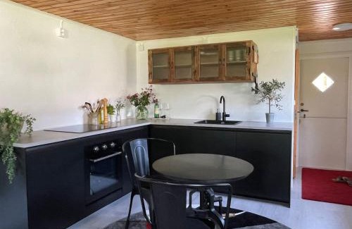 Loderup Casa | Gästhus i lummig trädgård