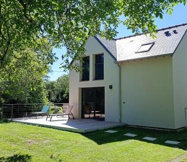 Amanlis Casa | Gîte à côté de " la Java bleue" en bord de rivière