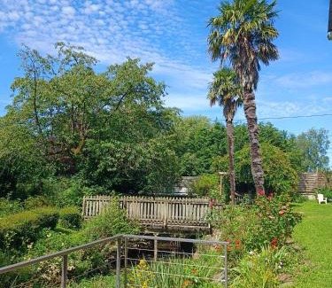 Amanlis Casa | Gîte à côté de " la Java bleue" en bord de rivière