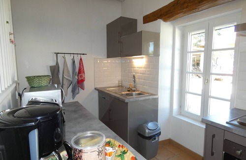 Alzonne Cabaña | La casa estable. Ubicado en una casa de campo junto al Canal du Midi.