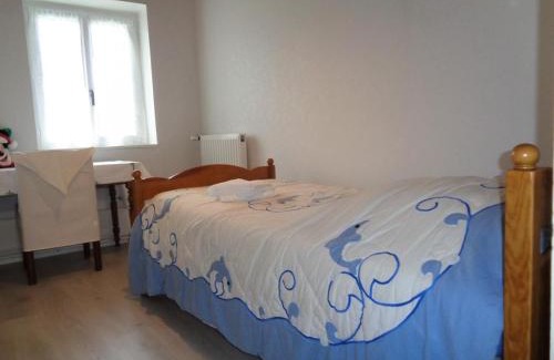 Saint-Jean-la-Vetre Casa | Gîte 110m²: 3 ch, terrasse, jardin, animaux acceptés, wifi, charges incluses, draps fournis - FR-1-496-248