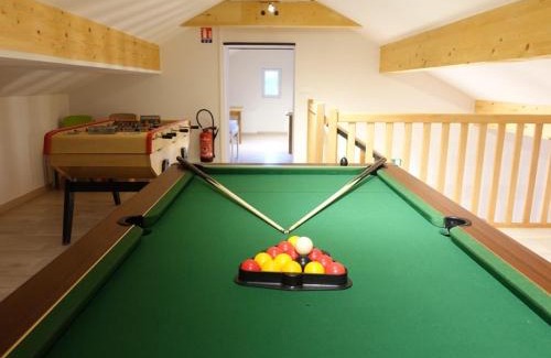 Beaufort Casa | Gîte 15 pers. - Mobilité réduite - Proche Saint-Guérin - Parking, Salle de réunion, Ski room - FR-1-342-260