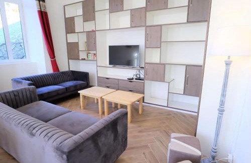 Beaufort Casa | Gîte 15 pers. - Mobilité réduite - Proche Saint-Guérin - Parking, Salle de réunion, Ski room - FR-1-342-260