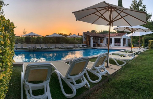 Les Arcs-sur-Argens Apartamento | Apartamento en un complejo de apartamentos de vacaciones en familia; Propietario alemán en el sitio