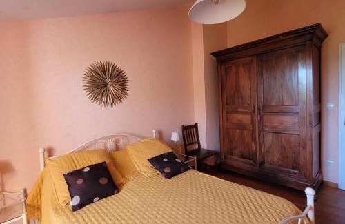 Salles-Lavalette Casa | Gîte 3 ch. avec jardin, cheminée, animaux admis, WIFI, parking, proche loisirs & châteaux - FR-1-653-269