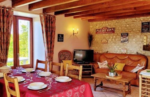 Salles-Lavalette Casa | Gîte 3 ch. avec jardin, cheminée, animaux admis, WIFI, parking, proche loisirs & châteaux - FR-1-653-269