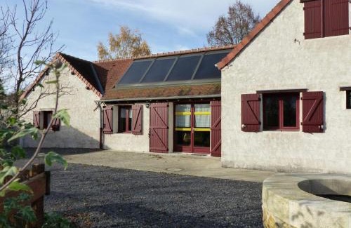 Dompierre-sur-Besbre Casa | Gîte 3 chambres proche attractions avec jardin & Wi-Fi - FR-1-489-51