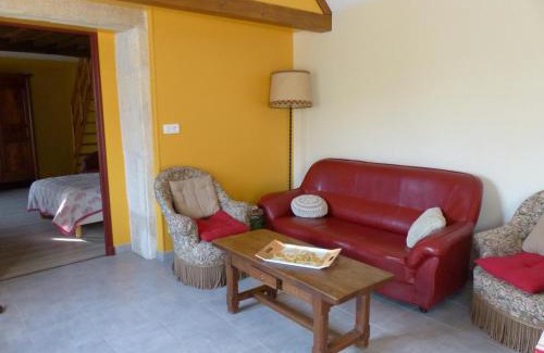 Dompierre-sur-Besbre Casa | Gîte 3 chambres proche attractions avec jardin & Wi-Fi - FR-1-489-51