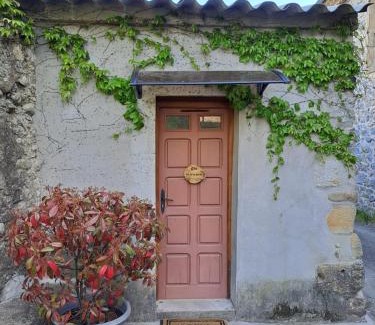 Aubenas Apartamento | Gîte 3 "le Canal de Baza" aux Magnolias