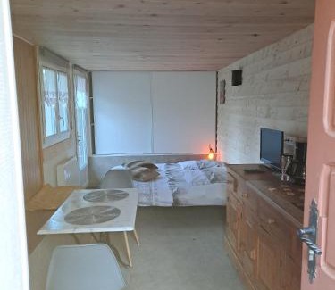 Aubenas Apartamento | Gîte 3 "le Canal de Baza" aux Magnolias