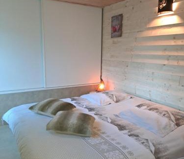 Aubenas Apartamento | Gîte 3 "le Canal de Baza" aux Magnolias