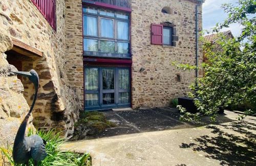 Saint-Beauzire Casa | Gîte 4 étoiles au cœur de l’Auvergne avec terrasse, jardin clos et équipements pour enfants - FR-1-582-476