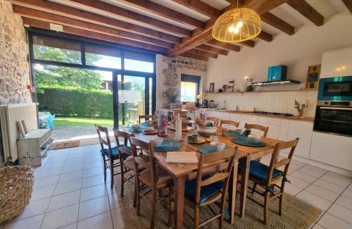 Virigneux Casa | Gîte 5 chambres avec jardin, terrasses et animaux acceptés - FR-1-496-326