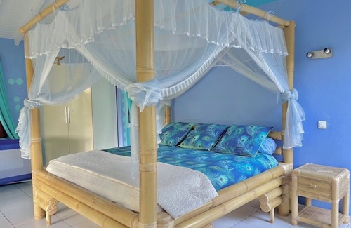 Le Gosier Cama Y Desayuno | Gîte 50 m² Tous Confort Avec Terrasse Privée Équipée et Accet à la Piscine