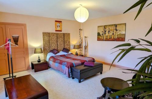 Mecrin Casa | Gîte accueillant 10 pers avec terrasse, proche nature, idéal pour famille et PMR à Mécrin - FR-1-585-12