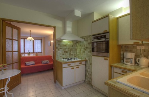 Ambronay Casa | Gîte Agréable, Situé au Pied des Monts du Bugey. De Nombreuses Possibilités de Promenades et de Visi