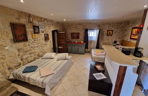 Sommieres Apartamento | Le Gîte Romain 25m²: piscina y jardín - Sommières