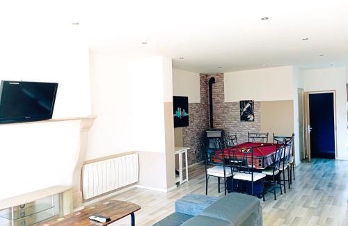 Ecury-sur-Coole Apartamento | Gîte au calme de la campagne, jardin, billard, parking