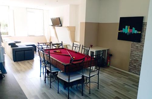 Ecury-sur-Coole Apartamento | Gîte au calme de la campagne, jardin, billard, parking