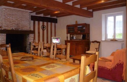 Cour-Cheverny Casa | Gîte au coeur des Châteaux de la Loire avec jardin clos, cheminée et équipements modernes. - FR-1-491-360