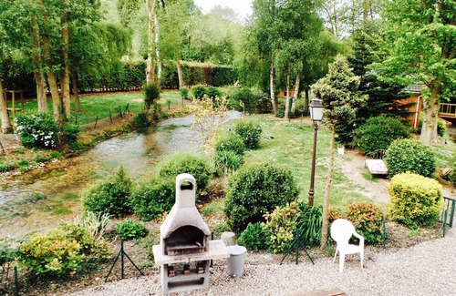 Colleville Cabaña | Gîte-Au fil de l'Eau-Baño Privado-Vista al Parque