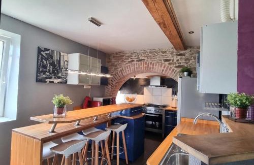 Tartaras Casa | Gîte authentique avec terrasse et tout confort, entre Monts du Lyonnais et bassin Stéphanois - FR-1-496-299