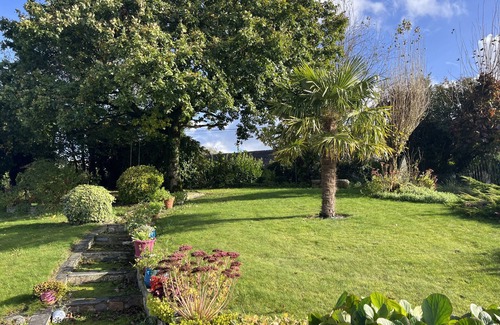 Plussulien Casa | Gîte Avec Grand Jardin Near Lac de Guerlédan