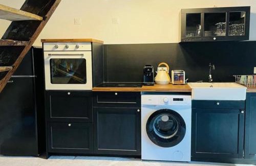 Montaigu-le-Blin Casa | Gîte avec Spa, Cheminée, Nature et Confort à Montaigu-le-Blin - FR-1-489-522