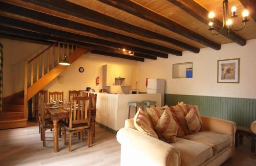 Les Champs-Geraux Casa | Gîte Cerise - Les Gîtes de la Lohuas