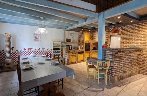 Charras Casa | Gîte Charentais avec Piscine Chauffée, Jardin, Equip. Bébé et Recharge Électrique - Proche Périgord - FR-1-653-7