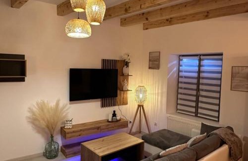 Chagey Casa | Gîte charmant pour 4-6 pers., terrasse et barbecue à Chagey - FR-1-583-506