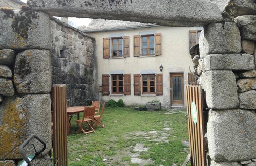 Fraissinet-de-Lozere Casa | Gîte chez Sylvie - La Brousse - Pied du Mont Lozère