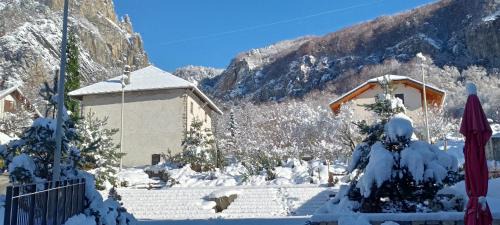 Saint-Martin-de-la-Porte Casa | gîte chez patou et joel 6 personnes