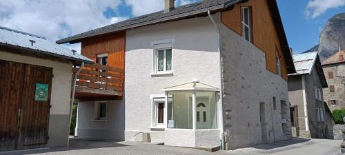 Saint-Martin-de-la-Porte Casa | gîte chez patou et joel 6 personnes