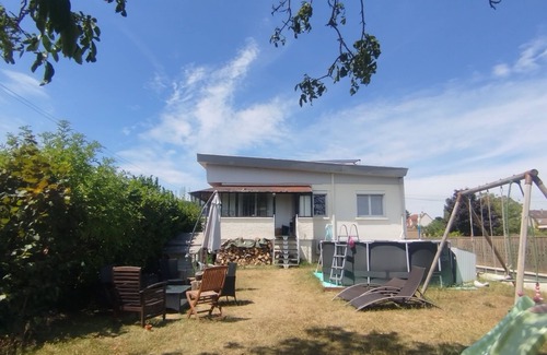 Ladoix-Serrigny Cabaña | Gîte-Che Paddy - Le bas-Confortable-Habitación con desagüe-Vista al patio