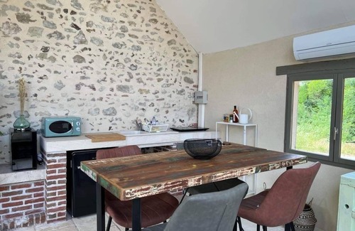 Mery-sur-Cher Cabaña | Gîte-Confortable-Baño para personas con movilidad reducida-Vista al Jardín