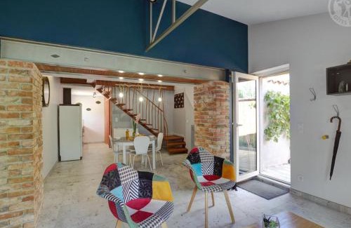Balbigny Casa | Gîte confort à Balbigny : 2 chambres, terrasse, jeux, équipements modernes, charges incluses - FR-1-496-282