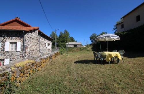 Lantriac Casa | Gîte confortable en hameau calme près du Puy en Velay – 2 chambres, équipement bébé, terrain fermé - FR-1-582-141