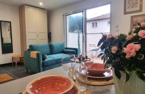 Montrond-les-Bains Casa | Gîte cosy pour 2 à Montrond-les-Bains avec parking privatif - FR-1-496-342